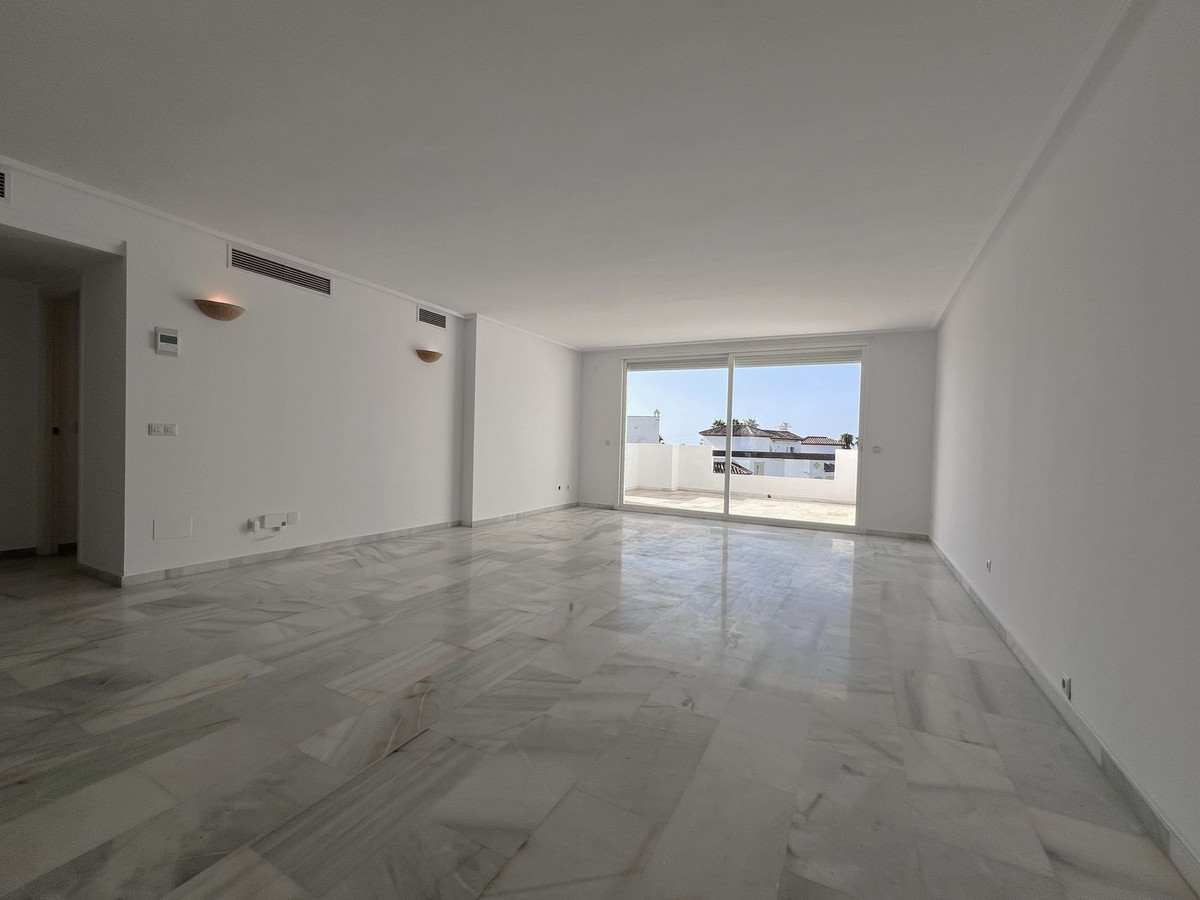 Duplex te koop in Estepona | 2 slaapkamers H5460193