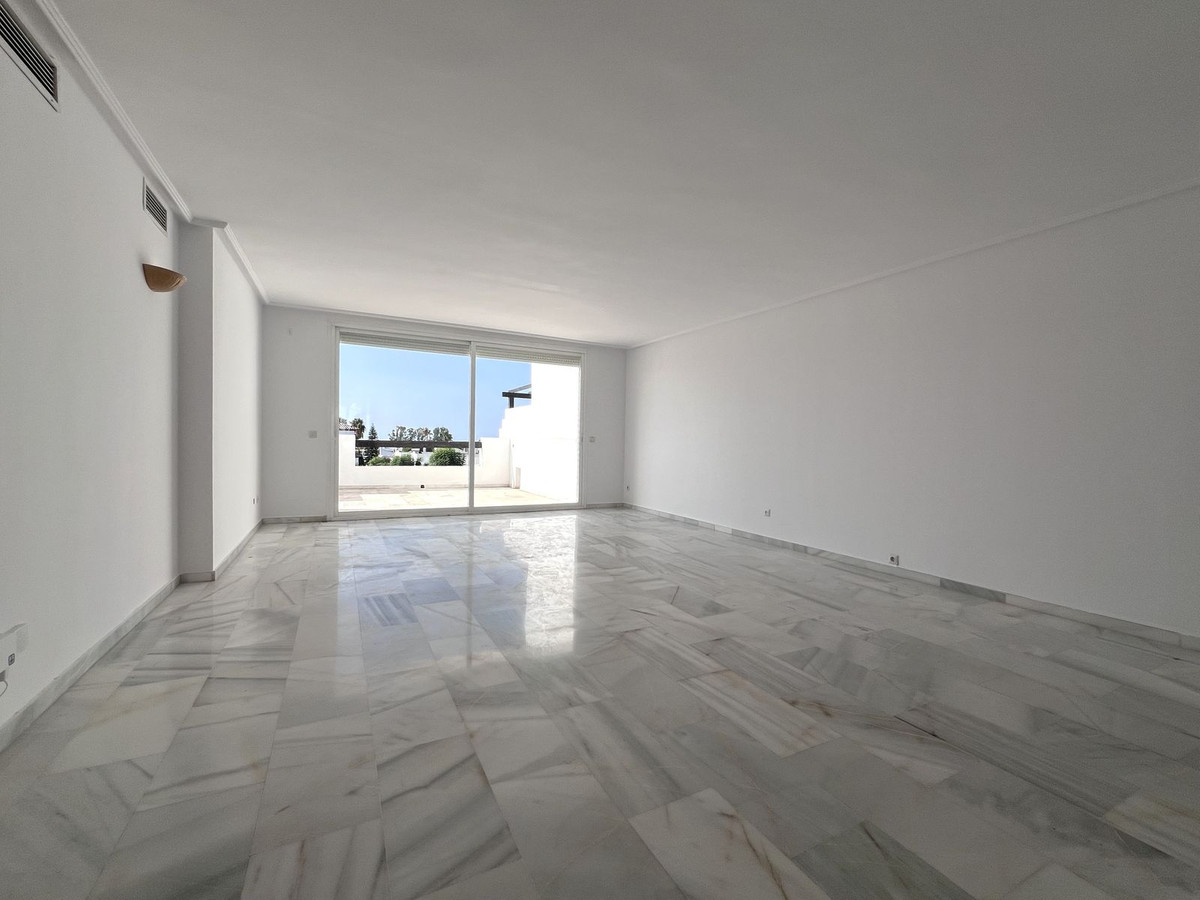 Duplex te koop in Estepona | 2 slaapkamers H5460193