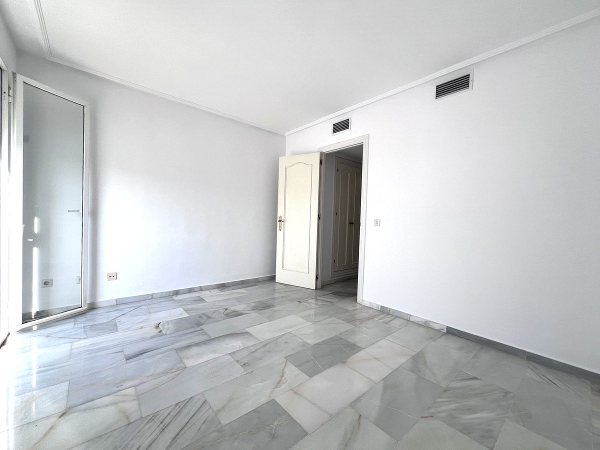 Duplex te koop in Estepona | 2 slaapkamers H5460193