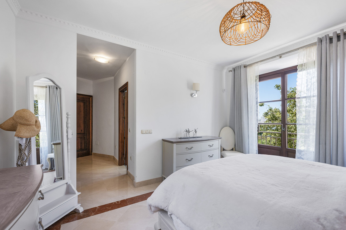Appartement te koop in Estepona | 4 slaapkamers H5460616