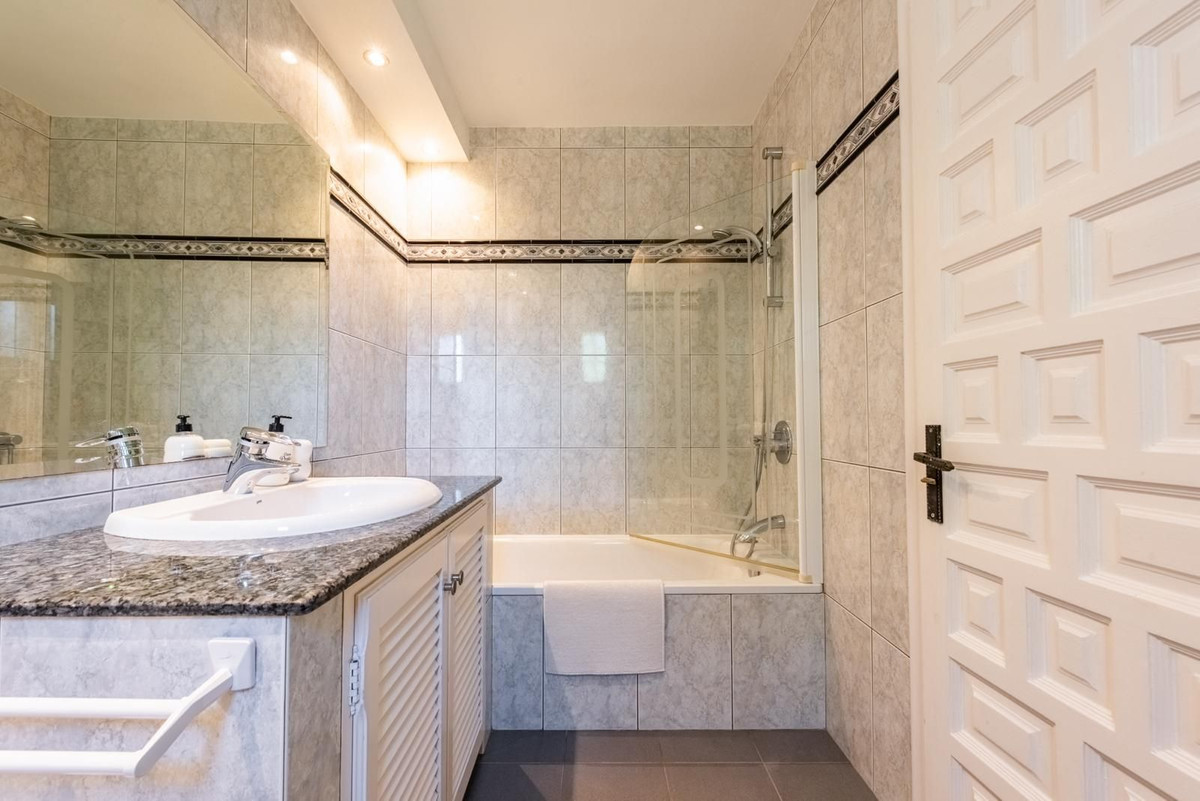 Appartement te koop in Estepona | 3 slaapkamers H5461006