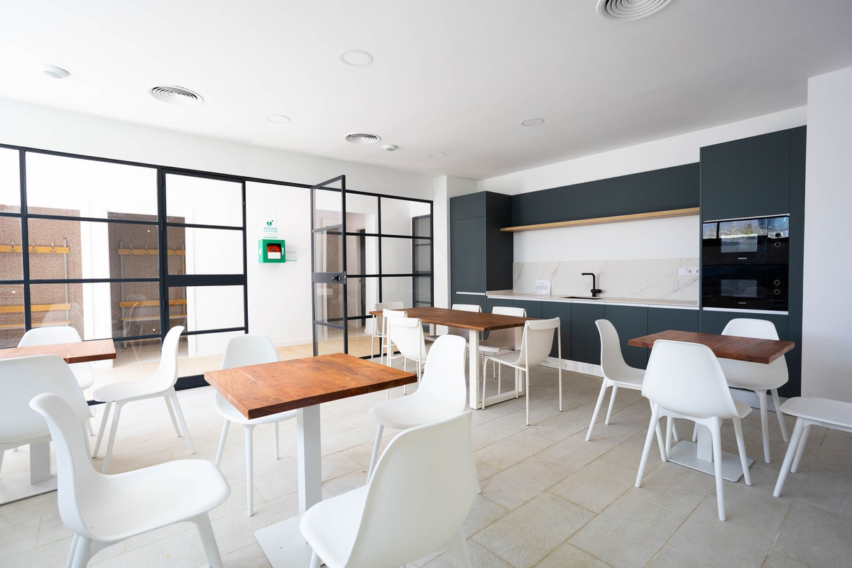 Appartement te koop in Estepona | 2 slaapkamers H5462446