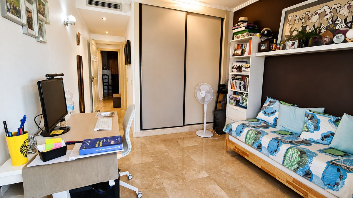 Appartement te koop in Estepona | 2 slaapkamers H5464066