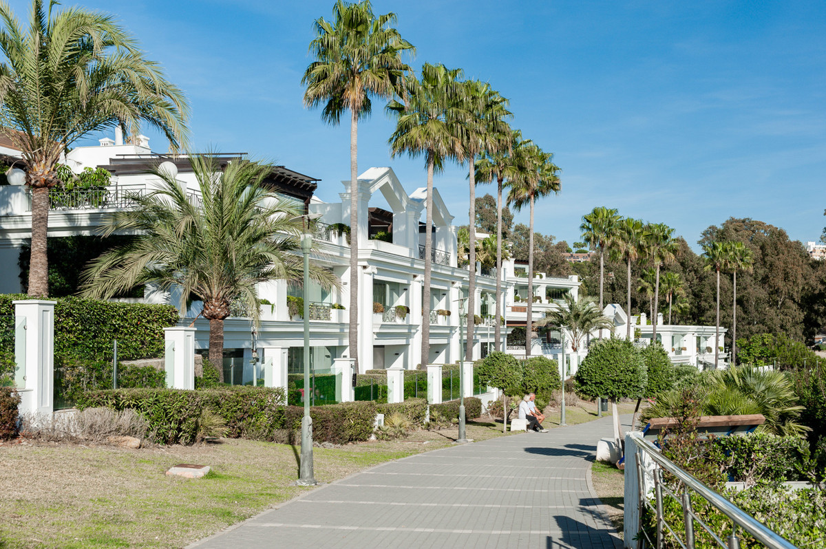 Appartement te koop in Estepona | 3 slaapkamers H5464384