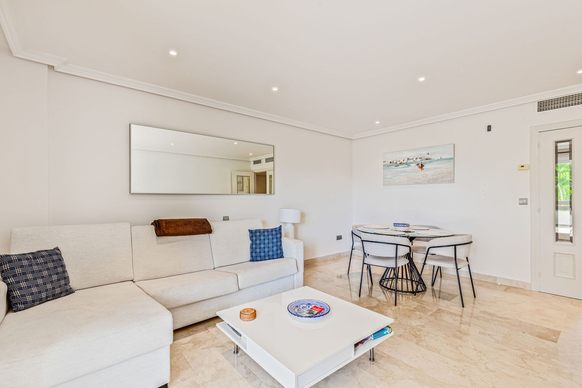 Appartement te koop in Estepona | 2 slaapkamers H5464768