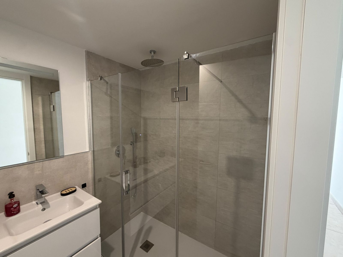 Appartement te koop in Estepona | 4 slaapkamers H5467927