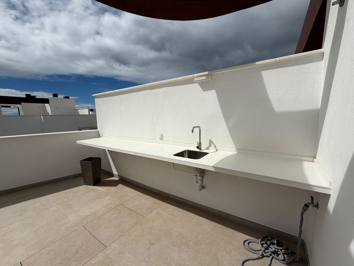 Appartement te koop in Estepona | 4 slaapkamers H5467927