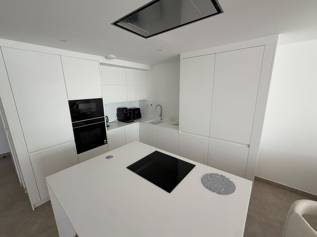Appartement te koop in Estepona | 4 slaapkamers H5467927