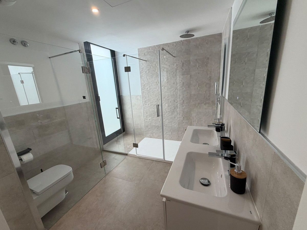 Appartement te koop in Estepona | 4 slaapkamers H5467927