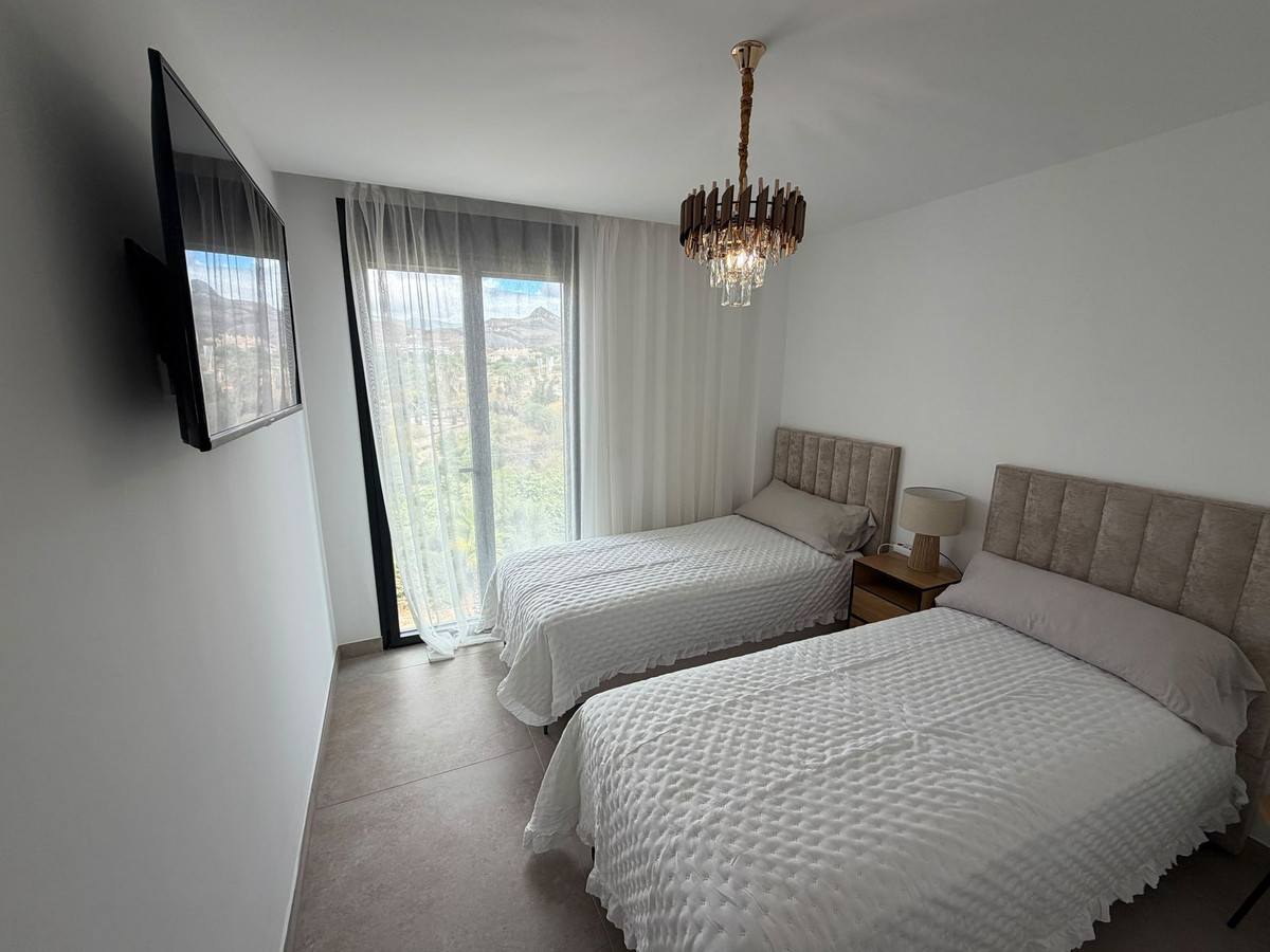 Appartement te koop in Estepona | 4 slaapkamers H5467927