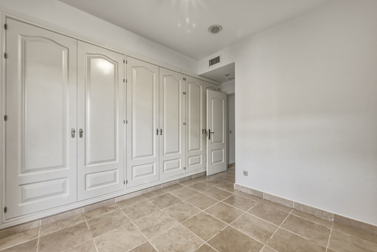 Appartement te koop in Estepona | 2 slaapkamers H5468533
