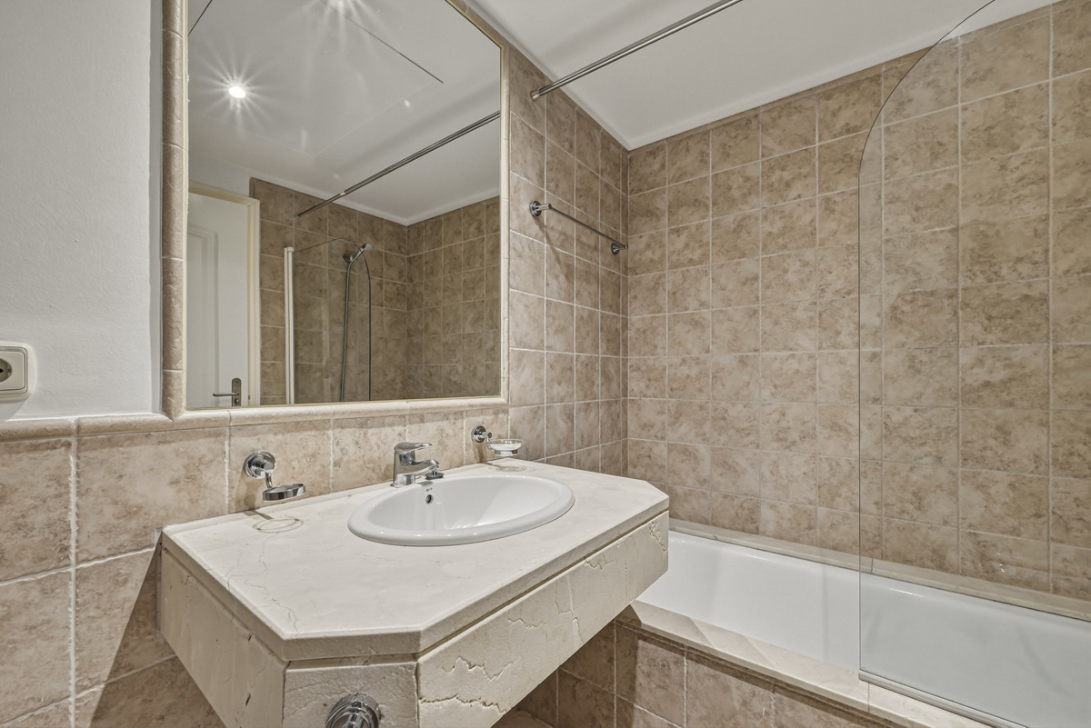 Appartement te koop in Estepona | 2 slaapkamers H5468533