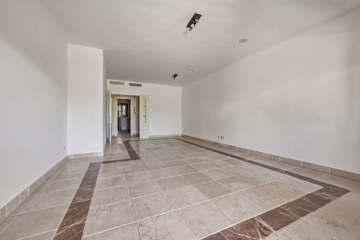 Appartement te koop in Estepona | 2 slaapkamers H5468533
