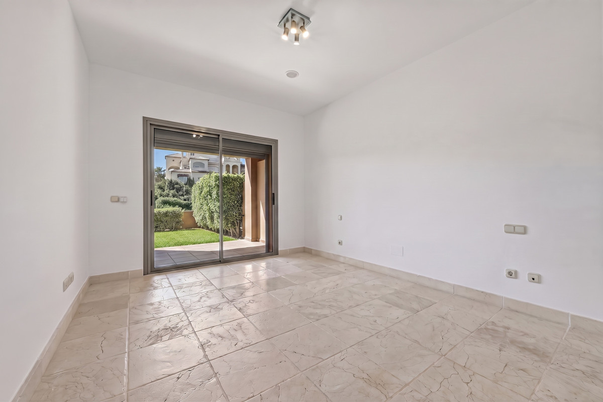 Appartement te koop in Estepona | 2 slaapkamers H5468533