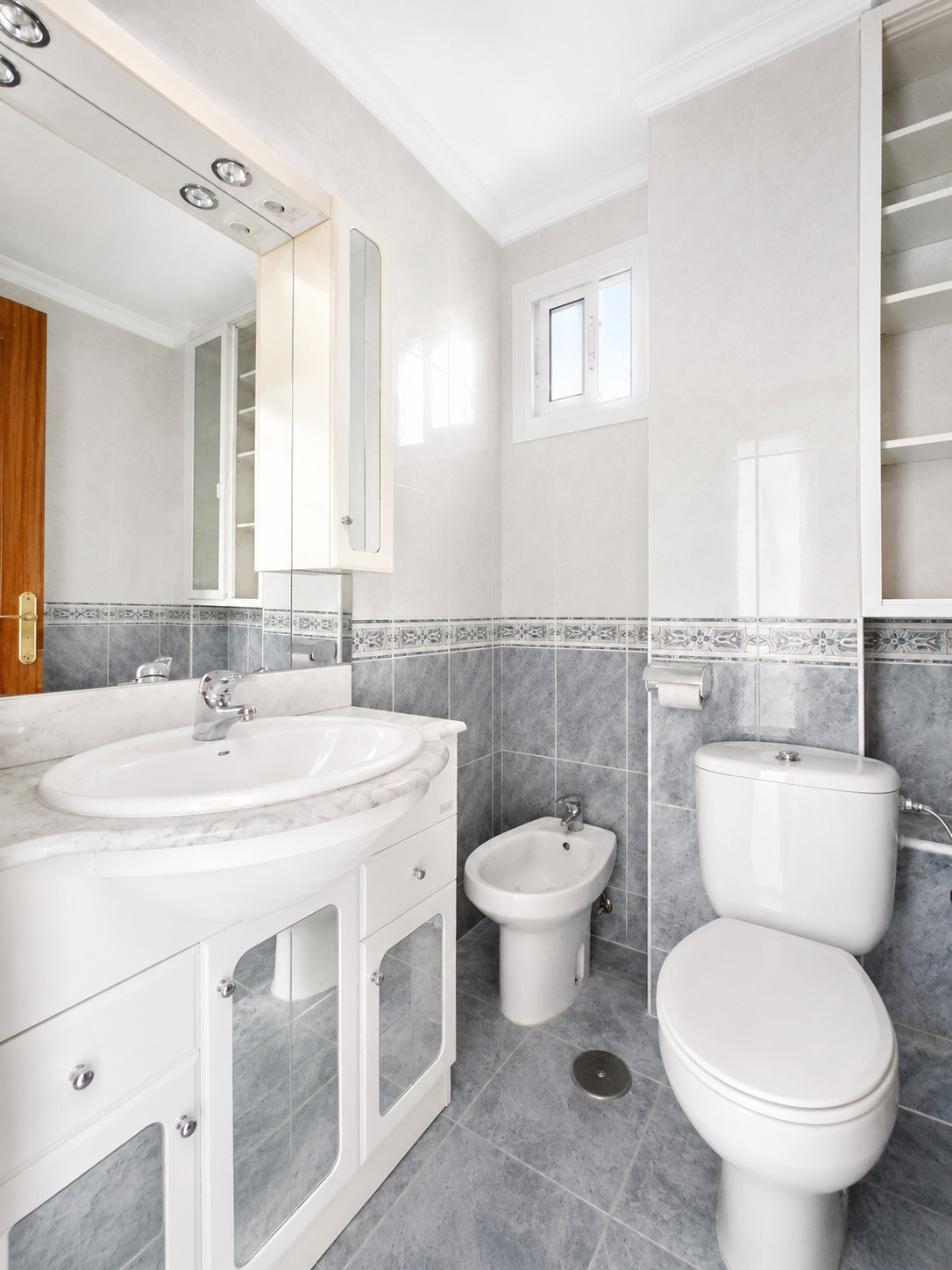 Appartement te koop in Estepona | 3 slaapkamers H5469283