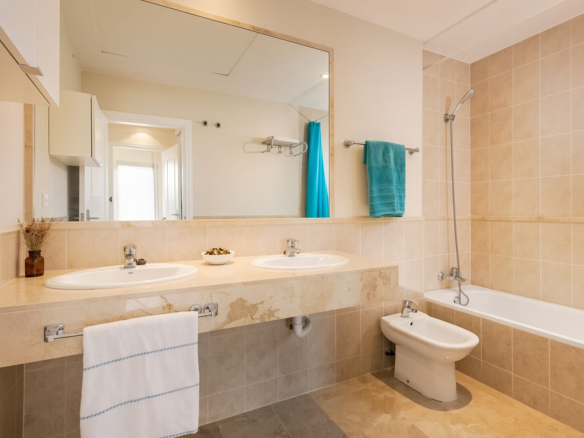Appartement te koop in Estepona | 4 slaapkamers H5470447