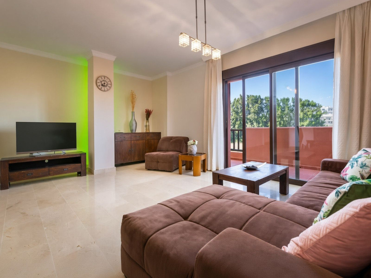 Appartement te koop in Estepona | 4 slaapkamers H5470447