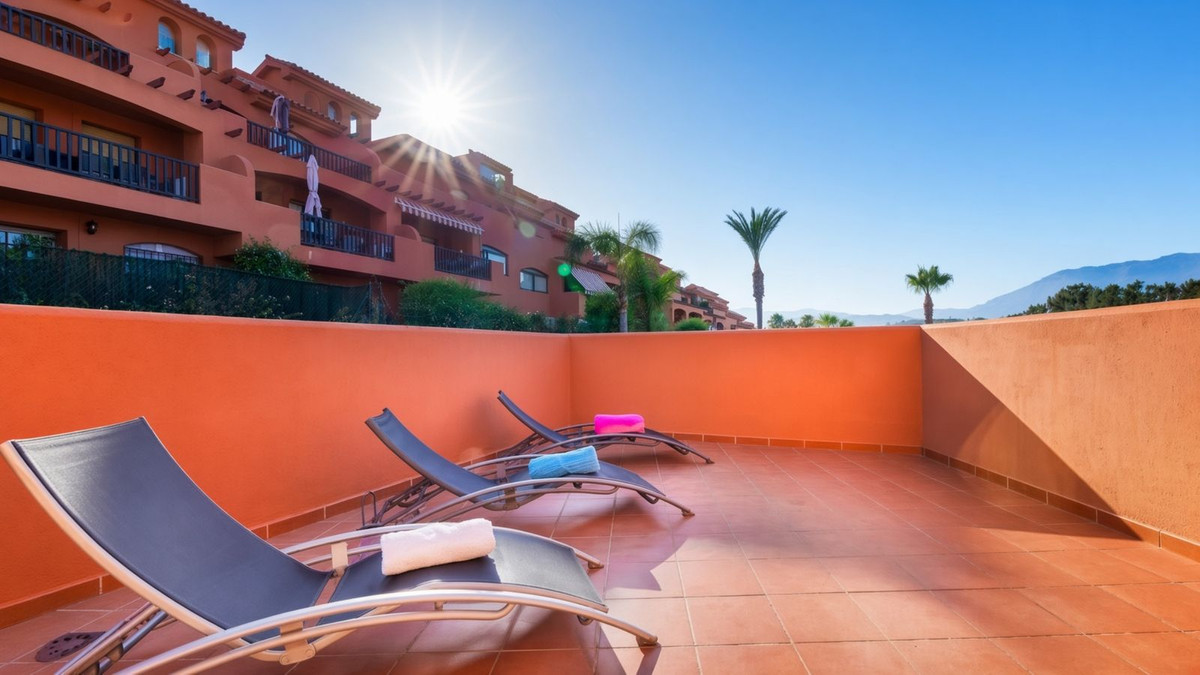 Appartement te koop in Estepona | 4 slaapkamers H5470447