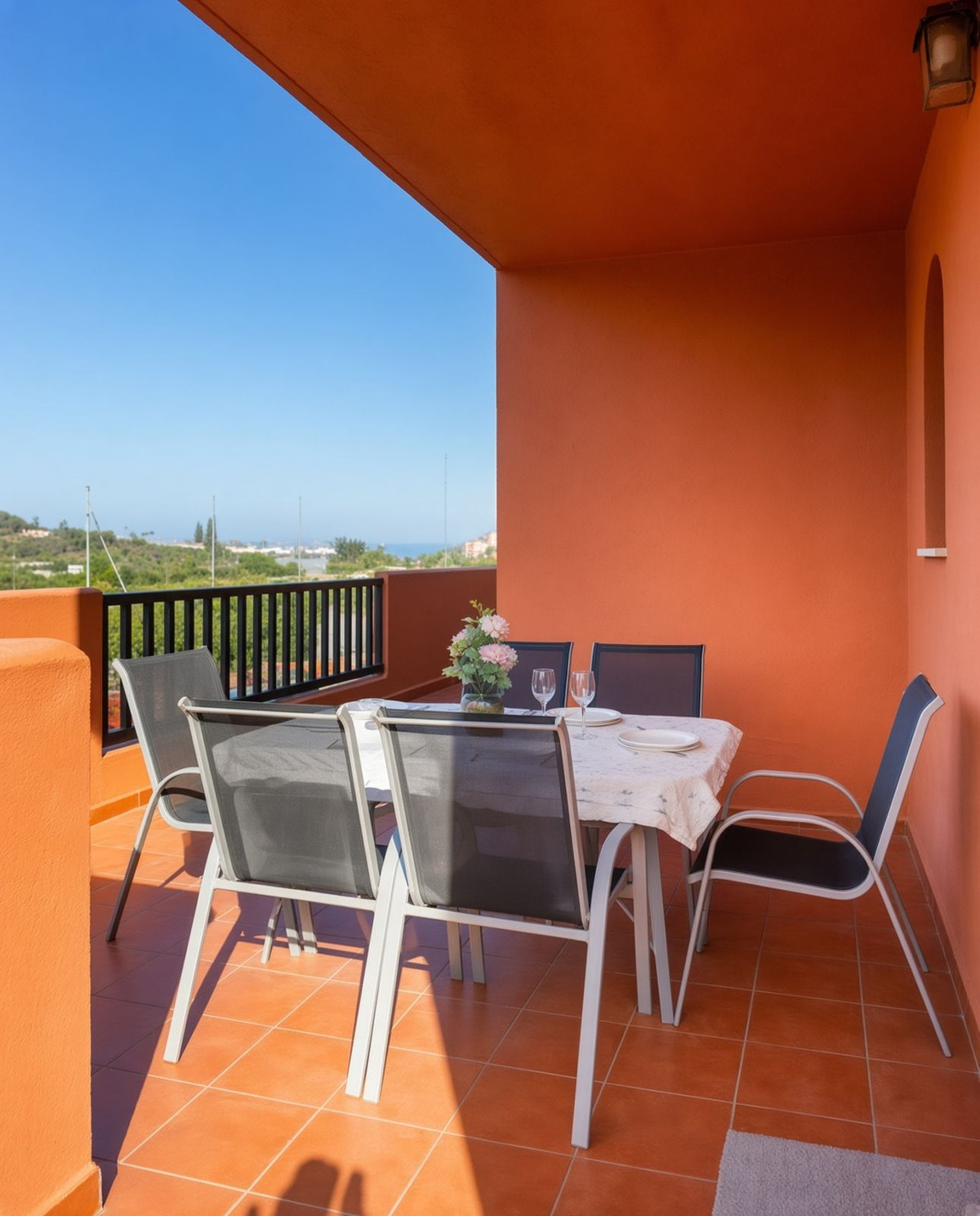 Appartement te koop in Estepona | 4 slaapkamers H5470447