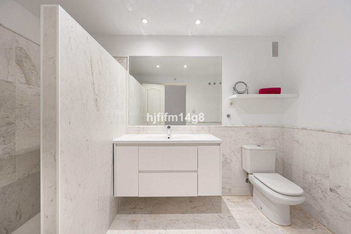 Appartement te koop in Estepona | 3 slaapkamers H5471506
