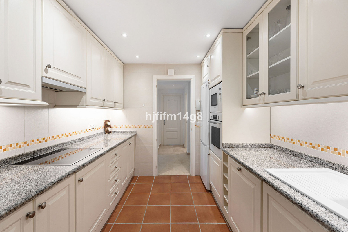 Appartement te koop in Estepona | 3 slaapkamers H5471506