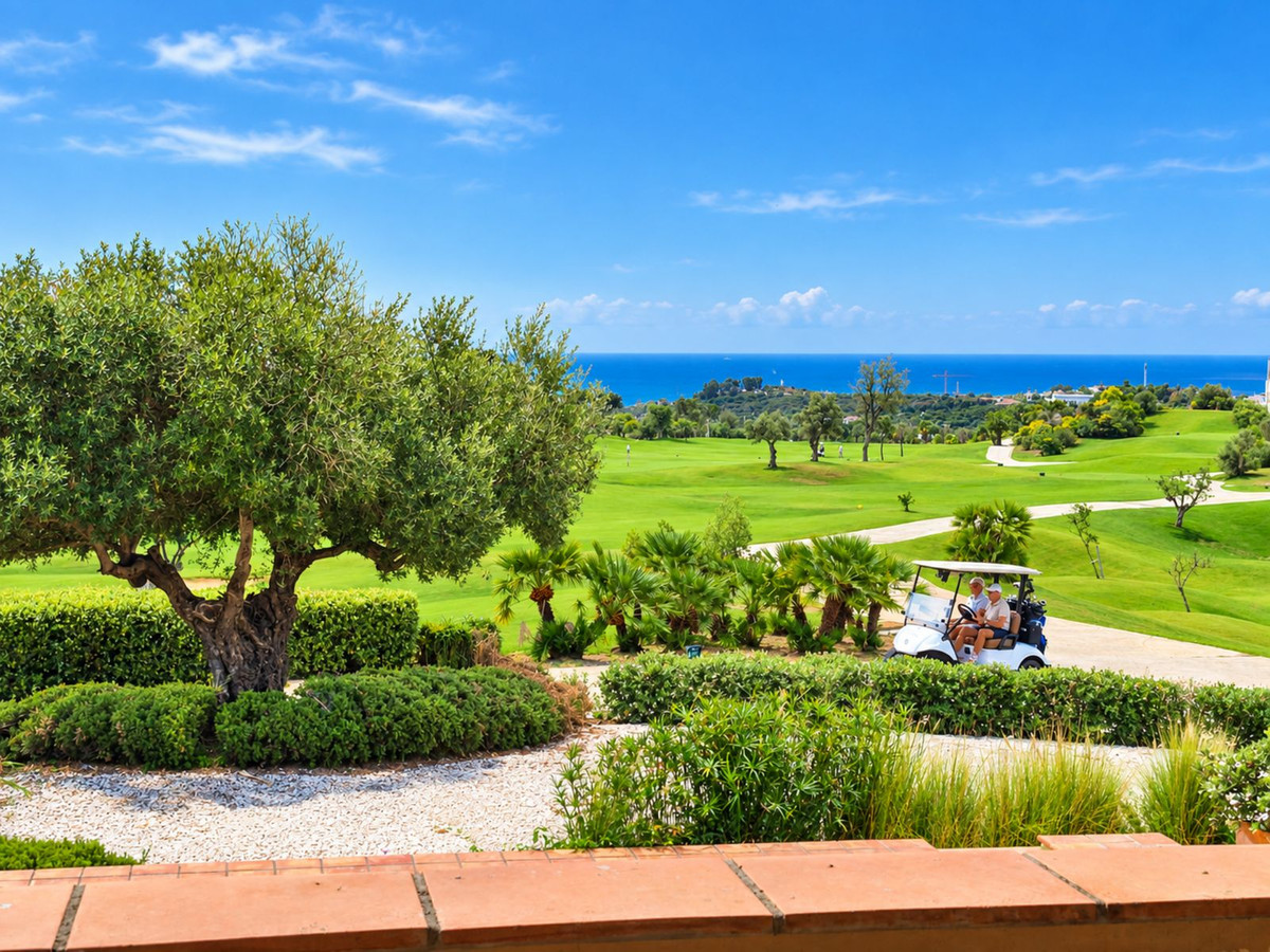Penthouse te koop in Estepona | 2 slaapkamers H5480578