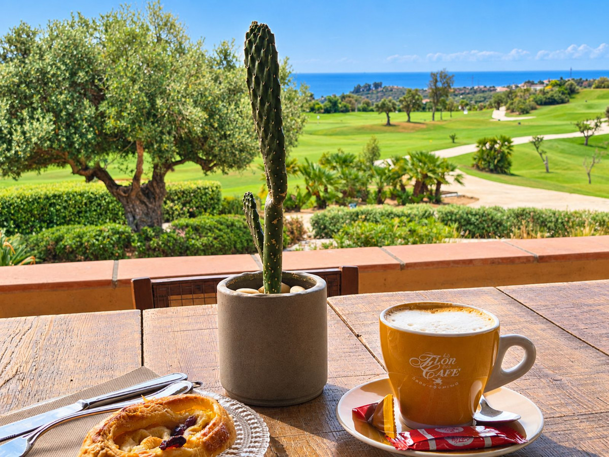 Penthouse te koop in Estepona | 2 slaapkamers H5480578