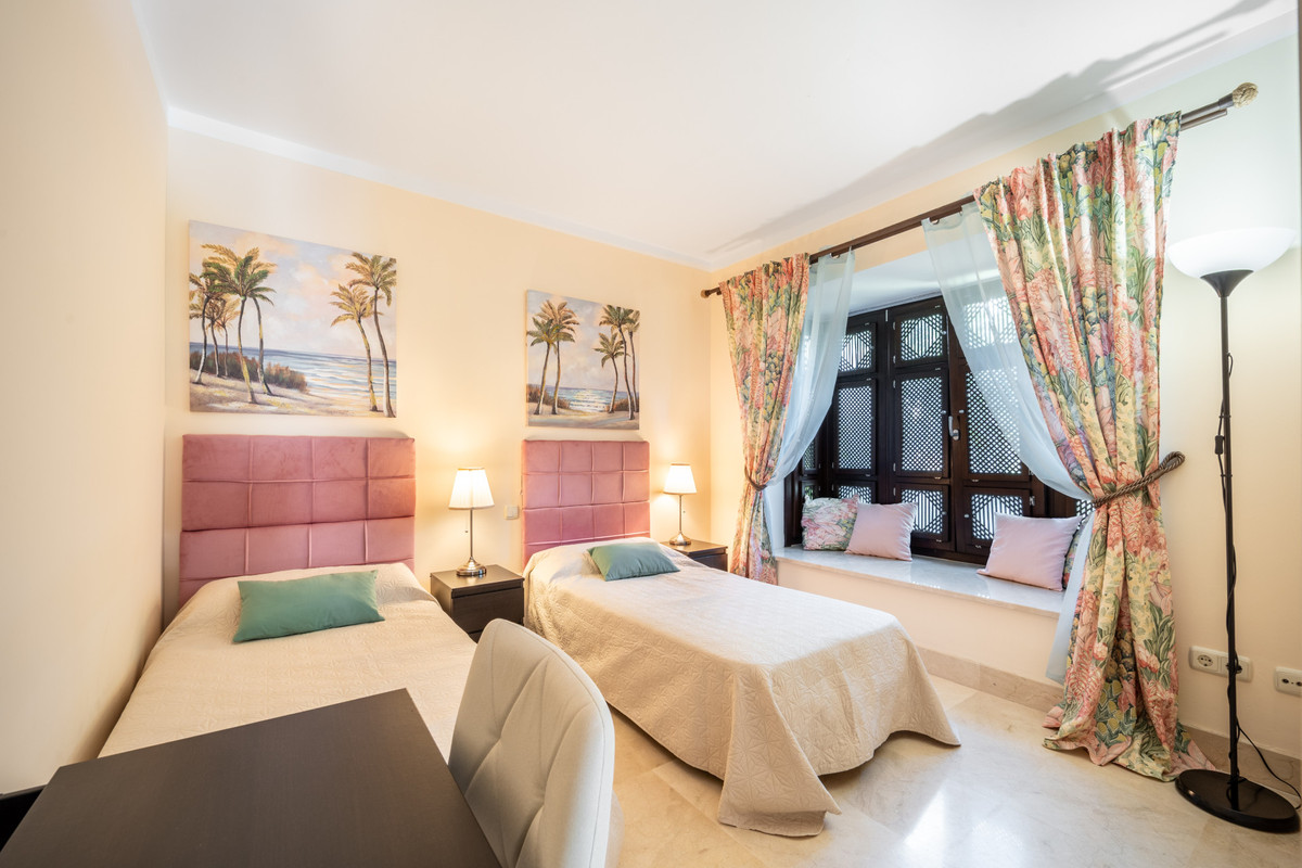 Appartement te koop in Estepona | 2 slaapkamers H5481028