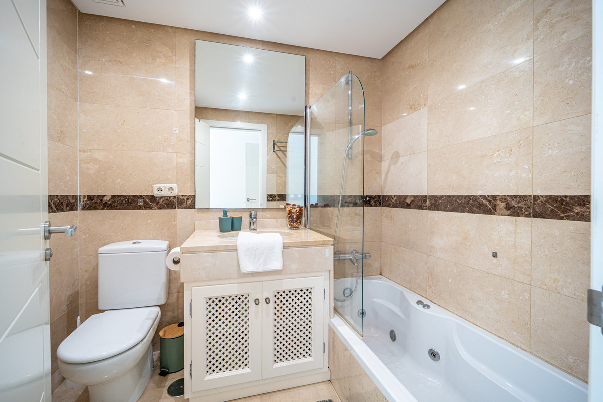 Appartement te koop in Estepona | 2 slaapkamers H5481028