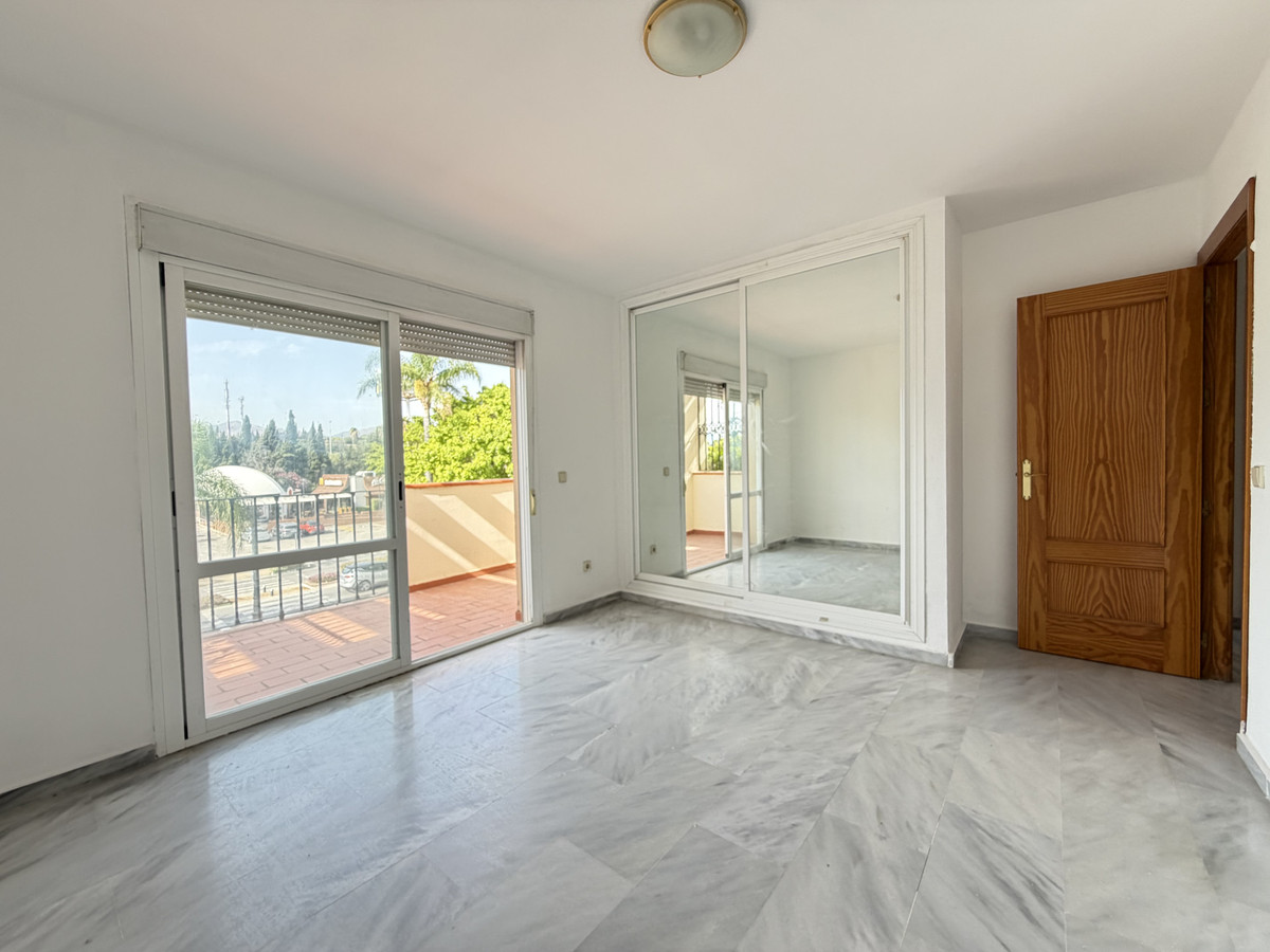 Duplex te koop in Estepona | 3 slaapkamers H5481880