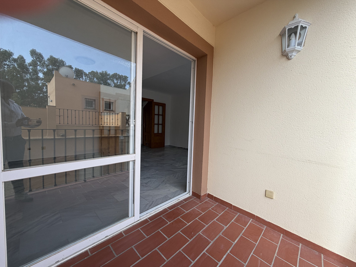 Duplex te koop in Estepona | 3 slaapkamers H5481880
