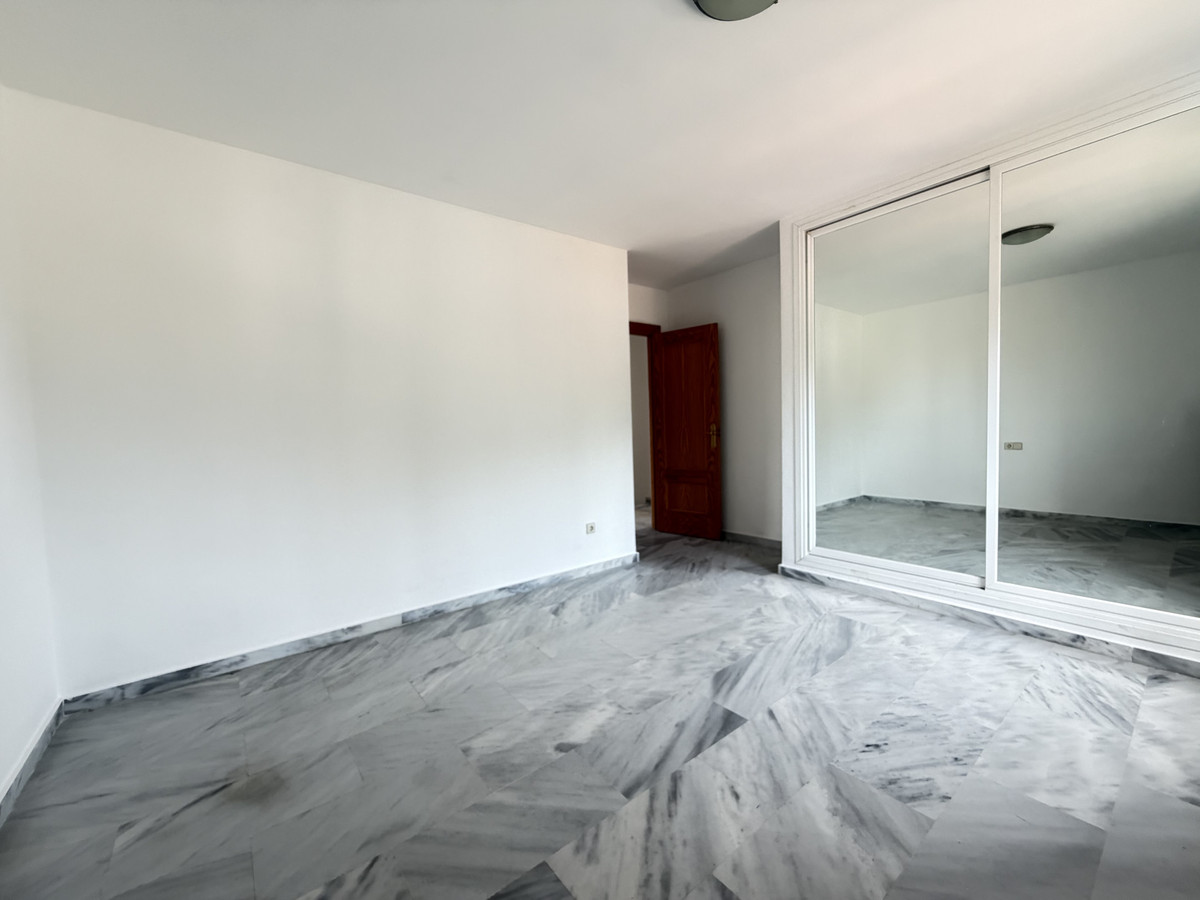 Duplex te koop in Estepona | 3 slaapkamers H5481880