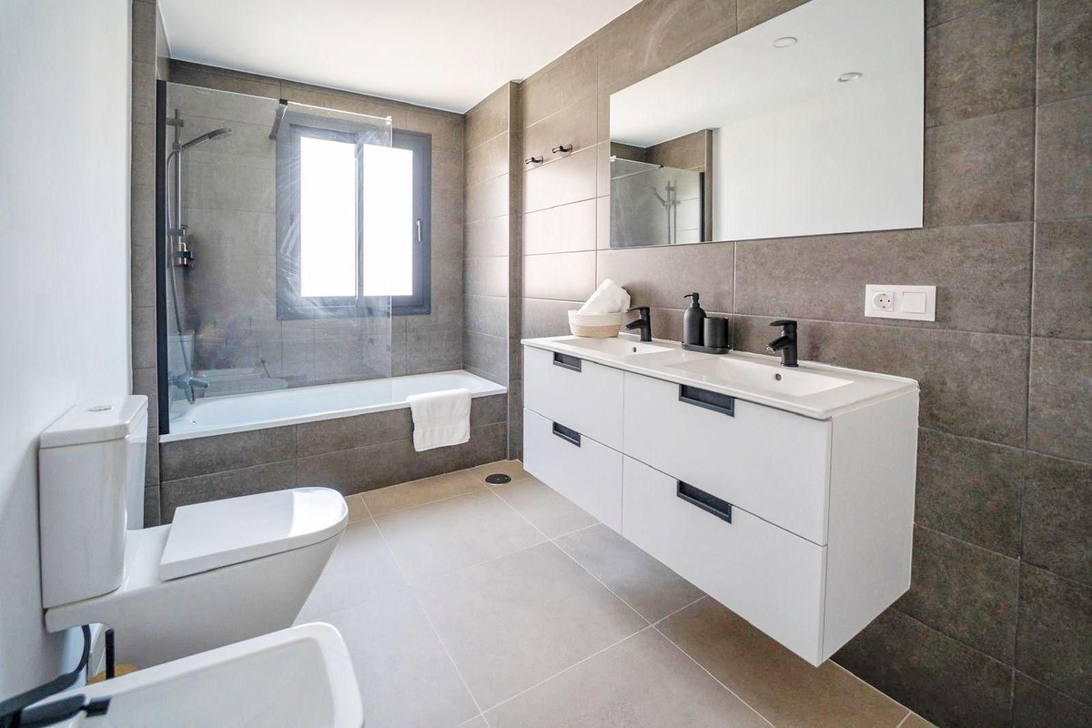 Appartement te koop in Estepona | 3 slaapkamers H5482189