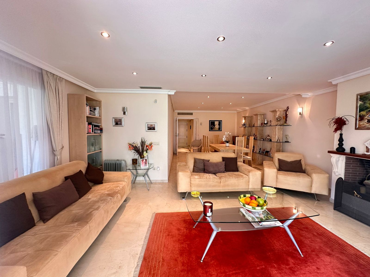 Appartement te koop in Estepona | 2 slaapkamers H5482210