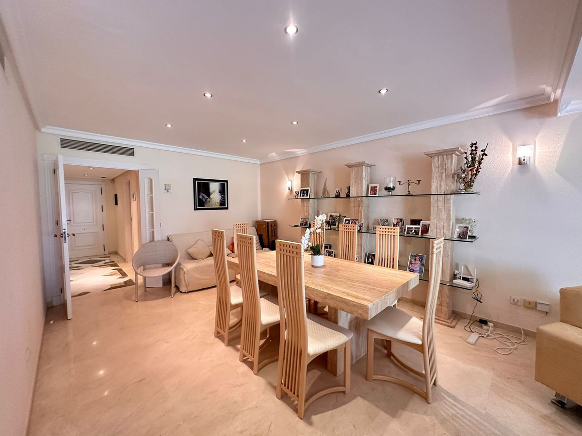 Appartement te koop in Estepona | 2 slaapkamers H5482210