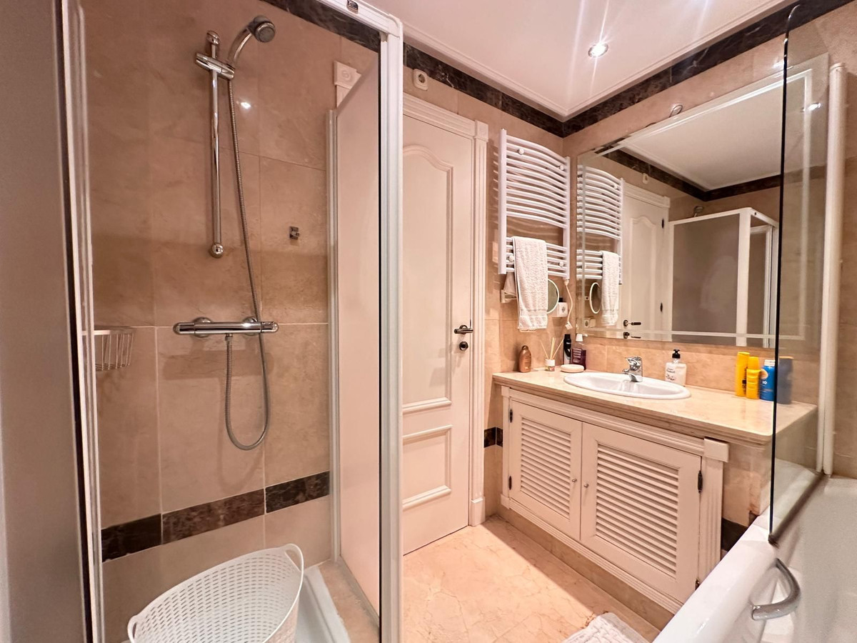 Appartement te koop in Estepona | 2 slaapkamers H5482210