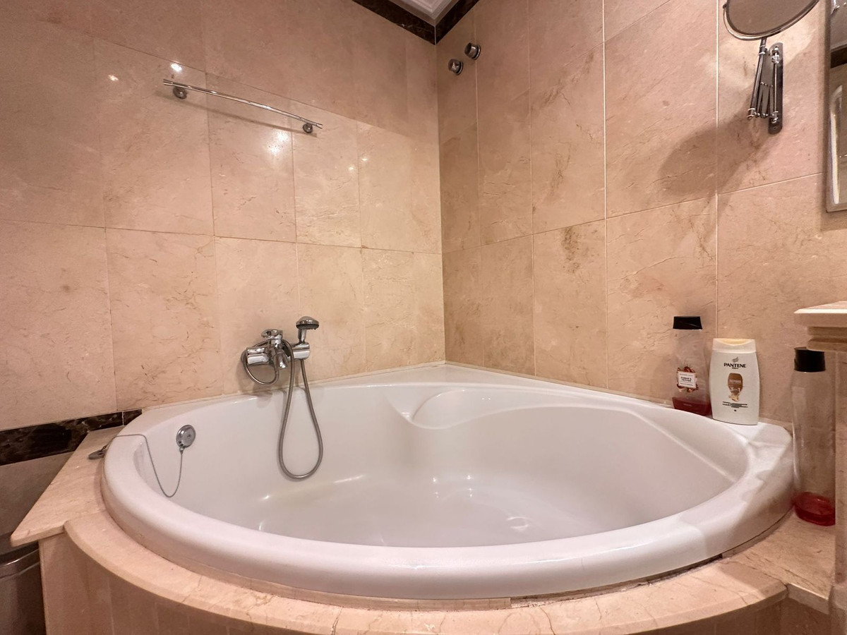 Appartement te koop in Estepona | 2 slaapkamers H5482210