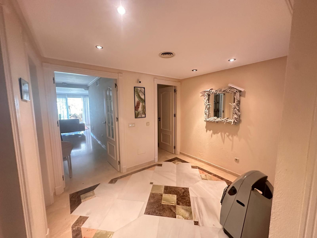 Appartement te koop in Estepona | 2 slaapkamers H5482210