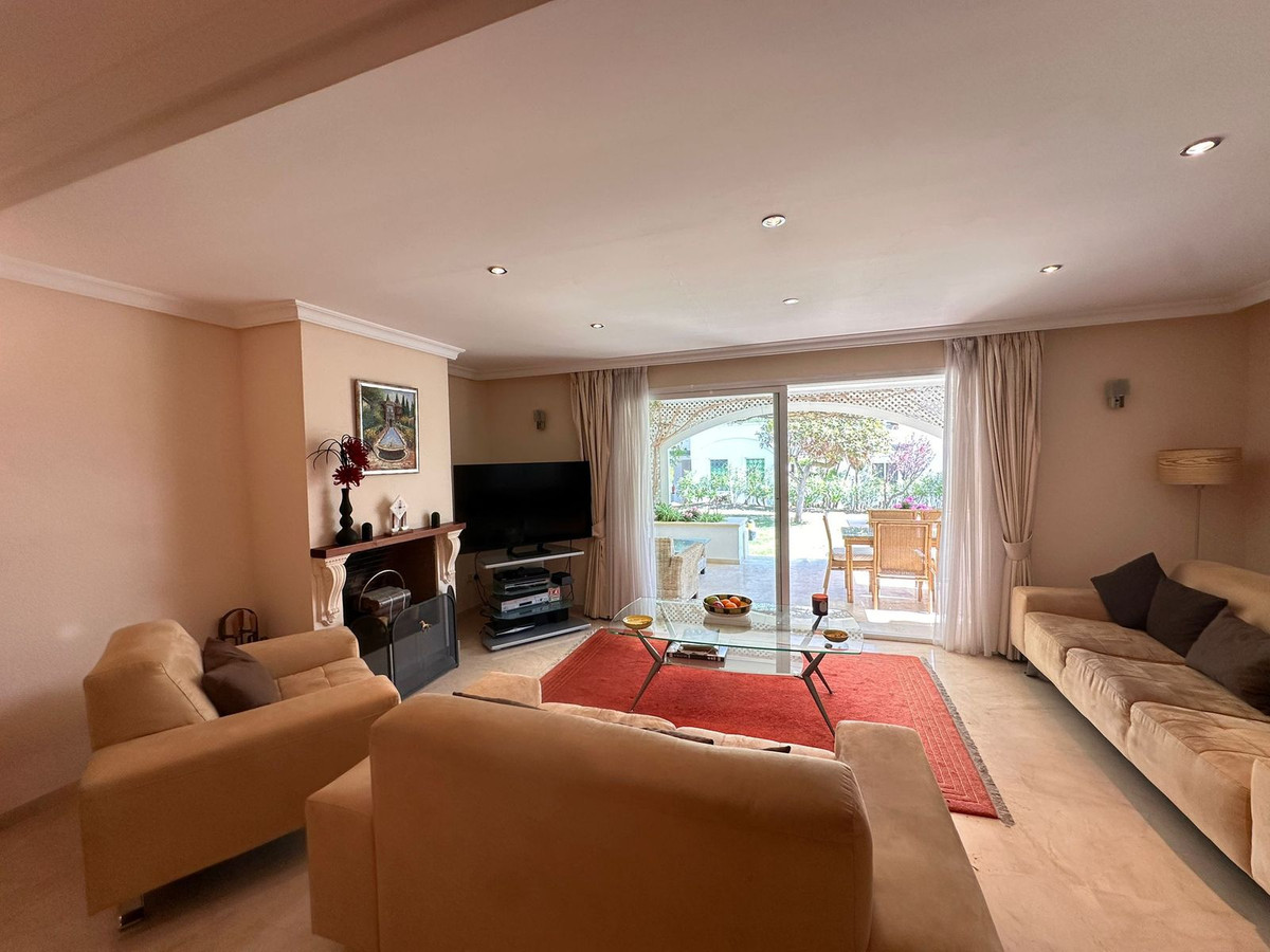Appartement te koop in Estepona | 2 slaapkamers H5482210