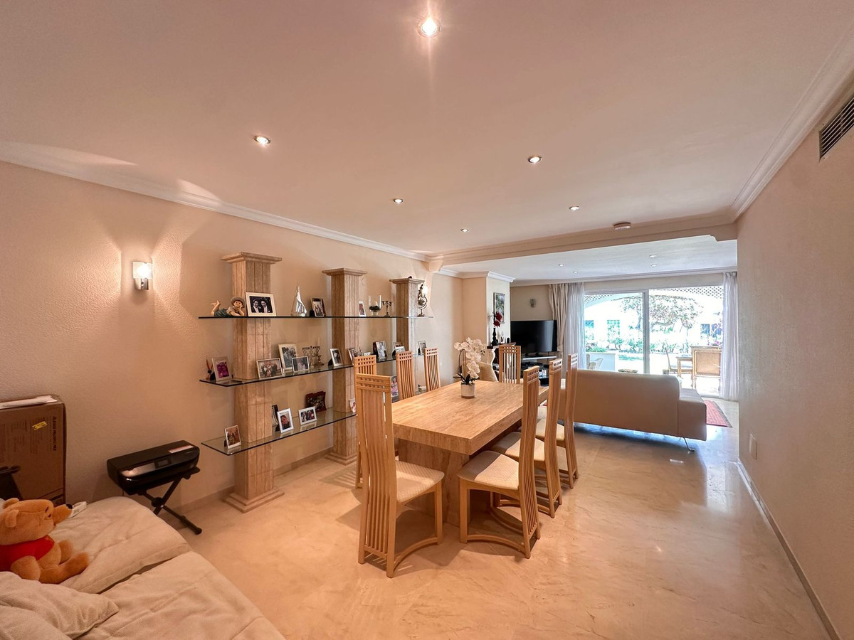 Appartement te koop in Estepona | 2 slaapkamers H5482210