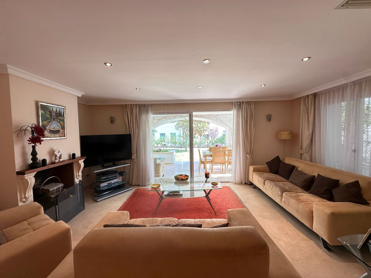 Appartement te koop in Estepona | 2 slaapkamers H5482210