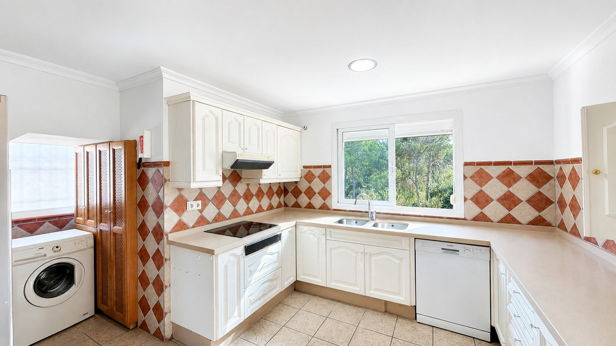 Appartement te koop in Estepona | 4 slaapkamers H5482792