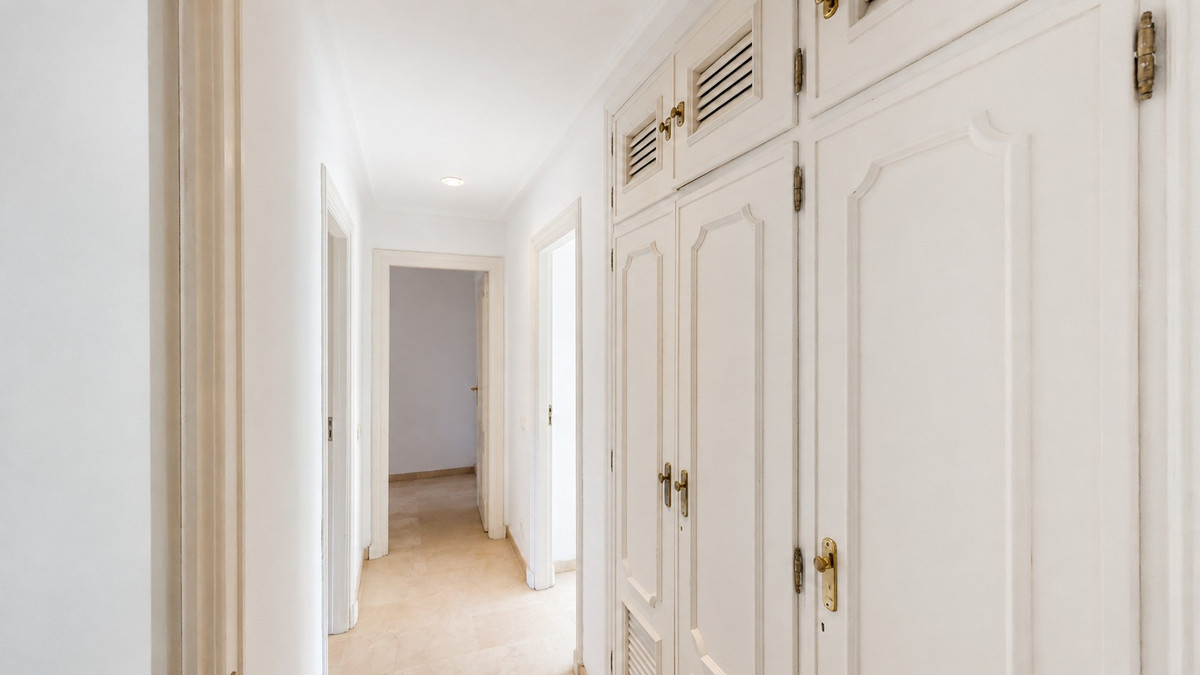 Appartement te koop in Estepona | 4 slaapkamers H5482792