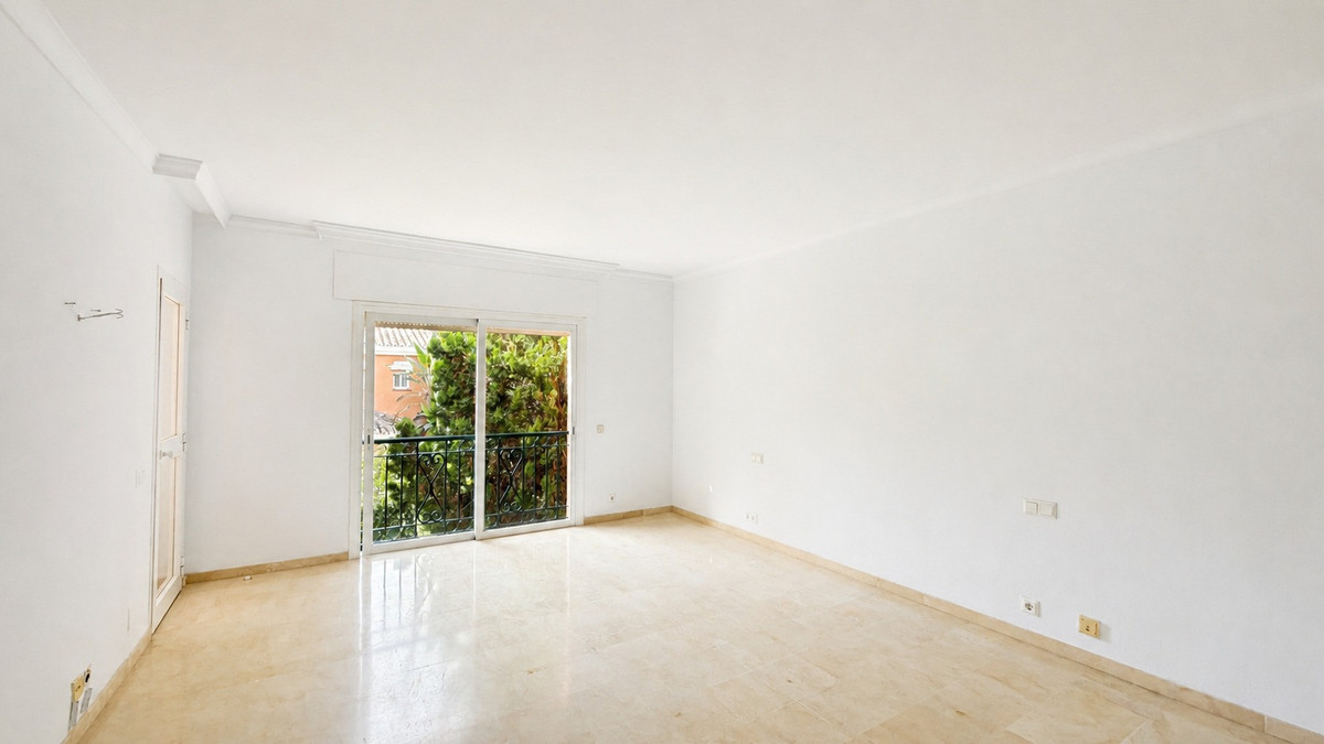 Appartement te koop in Estepona | 4 slaapkamers H5482792