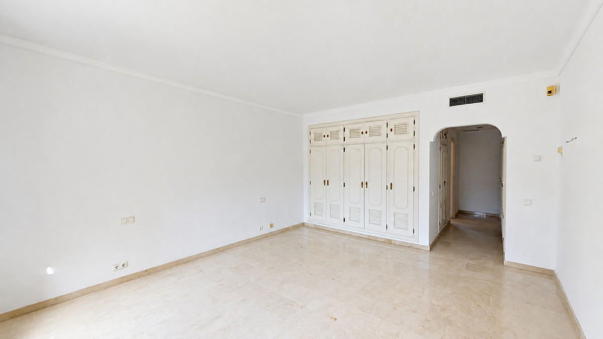 Appartement te koop in Estepona | 4 slaapkamers H5482792