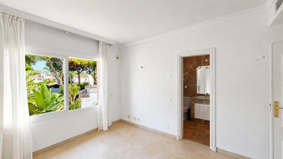 Appartement te koop in Estepona | 4 slaapkamers H5482792