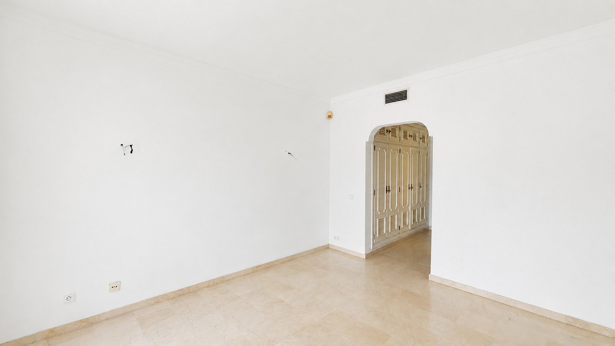 Appartement te koop in Estepona | 4 slaapkamers H5482792