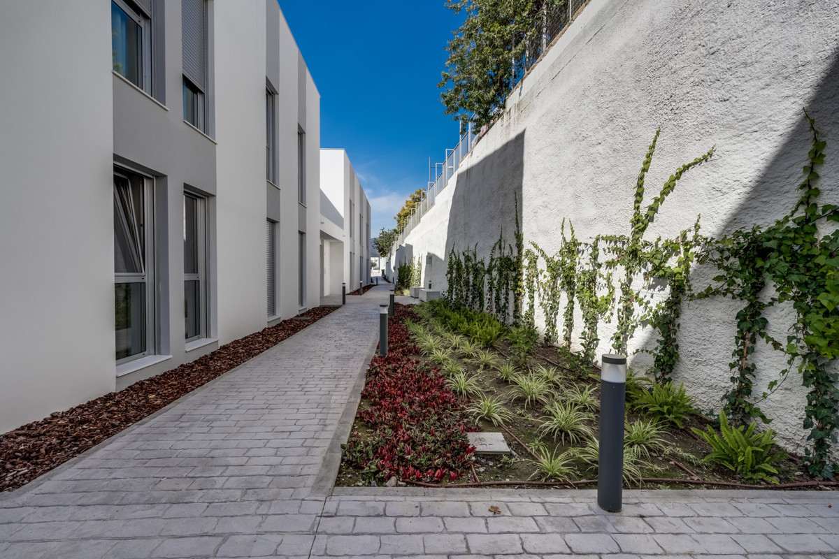 Appartement te koop in Estepona | 2 slaapkamers H5482825