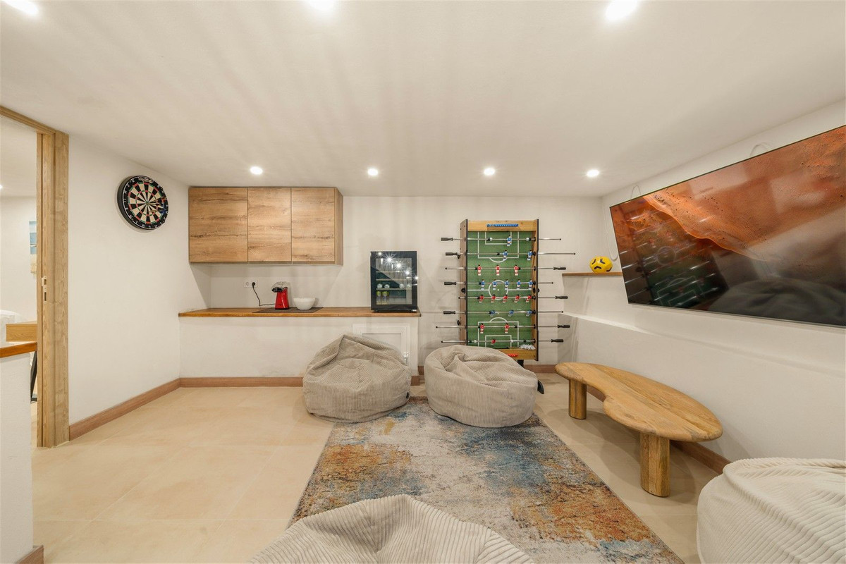 Huis te koop in Estepona | 4 slaapkamers H5487430