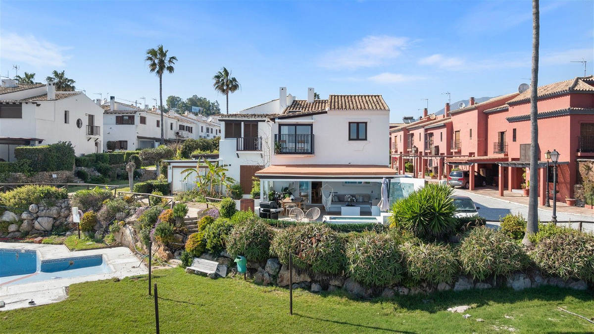 Huis te koop in Estepona | 4 slaapkamers H5487430
